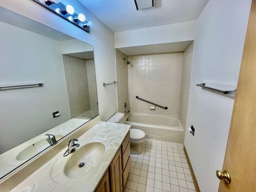 580 Concord Ln, Des Plaines, IL, 60016-7529 | Card Image