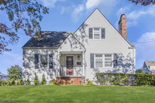 172 Columbia Ave, North Plainfield, NJ, 07060-3909 | Card Image