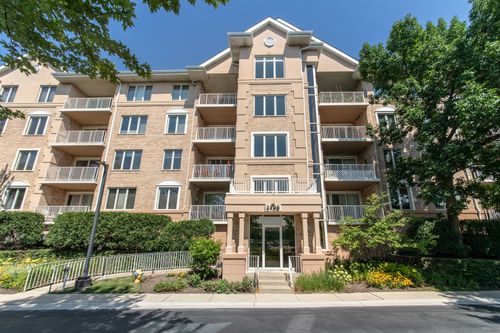 unit-303-1705 Pavilion Way, Park Ridge, IL, 60068-1140 | Card Image