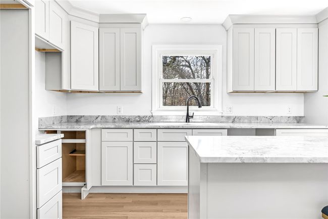 24 Wildflower Dr, House other with 3 bedrooms, 2 bathrooms and 6 parking in Westerly RI | Image 4