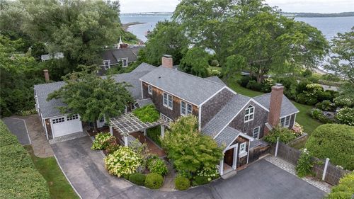 190 Ferry Rd, Saunderstown, RI, 02874-3913 | Card Image