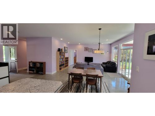 515 9th Ave, New Denver, BC, V0G | Card Image