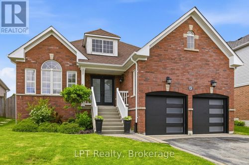 71 Laprade Square, Clarington (Bowmanville), ON, L1C0C9 | Card Image