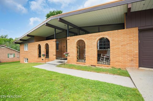 8000 Berkshire Blvd, Powell, TN, 37849-3740 | Card Image