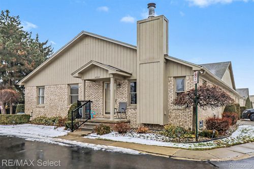 41952 King Edward Ct, Clinton Twp, MI, 48038-4525 | Card Image