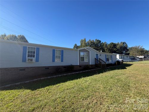 4009 Chestnut Woods Dr, Kings Mountain, NC, 28086-8100 | Card Image