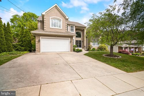 137 E Holly Ave, HADDON TOWNSHIP, NJ, 08107-1024 | Card Image