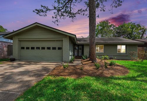 16811 Paint Rock Rd, Friendswood, TX, 77546-4226 | Card Image