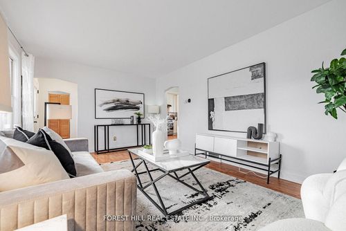 174 Avondale Ave, North York, ON, M2N2V5 | Card Image