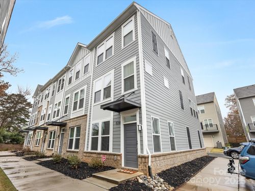 10-4027 Capital Ridge Ct, Charlotte, NC, 28205-6389 | Card Image