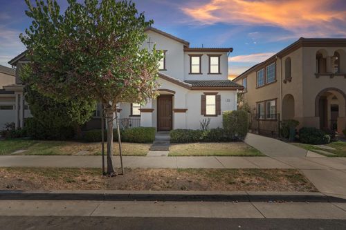 322 Crescent Moon Dr, Lathrop, CA, 95330-8824 | Card Image