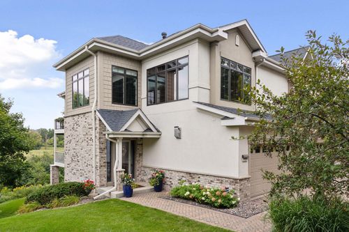 101 Willoughby Way E, Minnetonka, MN, 55305-5316 | Card Image