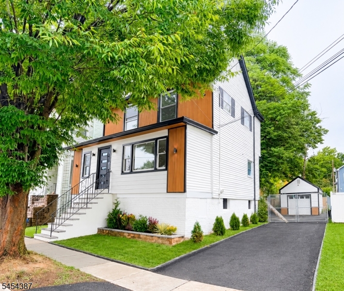 Residential in Roselle Boro