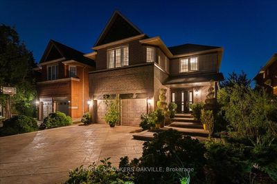 527 Ravineview Way, House other with 5 bedrooms, 4 bathrooms and 6 parking in Oakville ON | Image 1