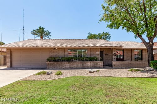 2637 E Sierra St, Phoenix, AZ, 85028-1828 | Card Image