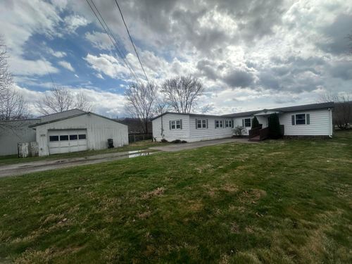 915 Charles St, Logan, OH, 43138-9710 | Card Image