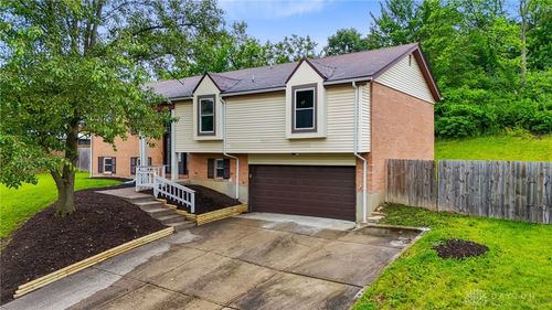 1153 King Richard Pkwy, West Carrollton, OH, 45449-2221 | Card Image