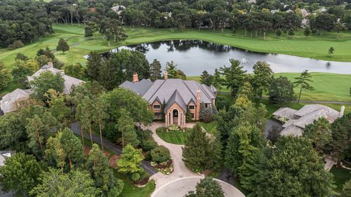33 Hidden Brook Dr, North Barrington, IL, 60010-6916 | Card Image