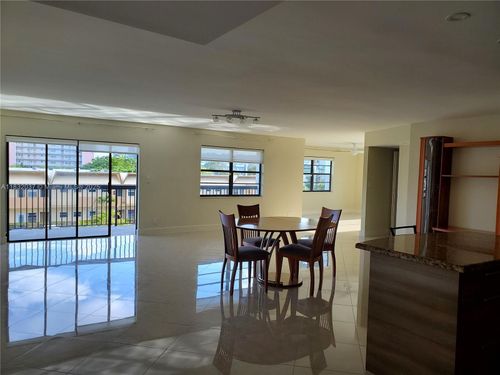 apt-318-1301 Ne 7th St, Hallandale Beach, FL, 33009-3678 | Card Image