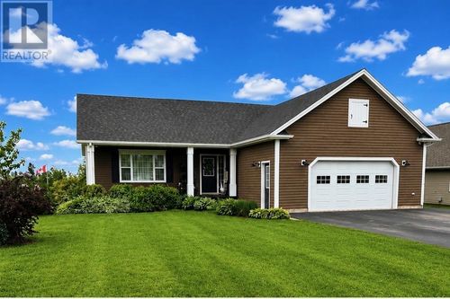61 Bonavista Ave, Stratford, PE, C1B0E5 | Card Image