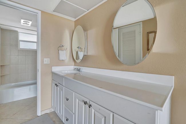 APT-511 - 3570 S Ocean Blvd, Condo with 1 bedrooms, 2 bathrooms and null parking in South Palm Beach FL | Image 18