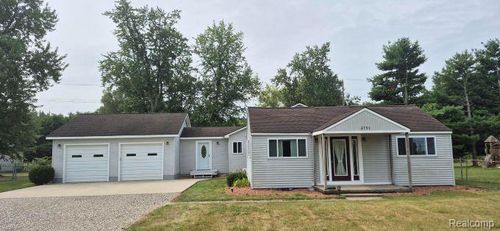 2751 Mann Rd, Waterford, MI, 48329-2335 | Card Image