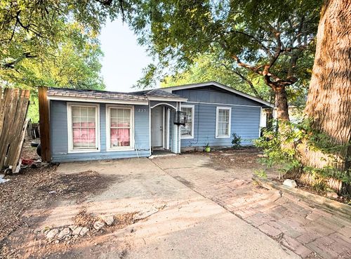 235 Loma Dr, Garland, TX, 75040-7945 | Card Image