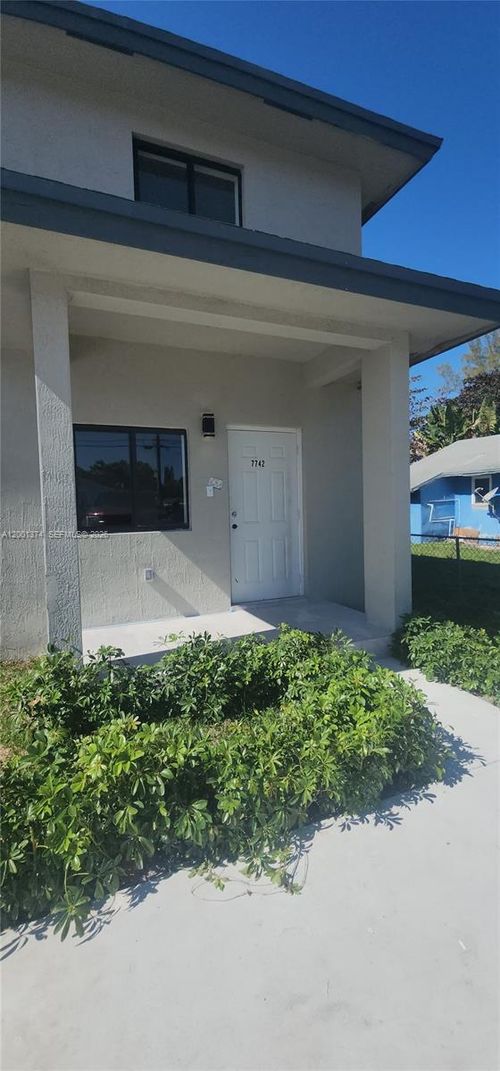 7738 Nw 15th Ave, Miami, FL, 33147-5767 | Card Image
