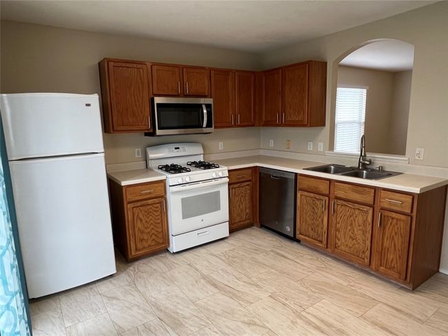 Kitchen looking towards Family room | Image 12