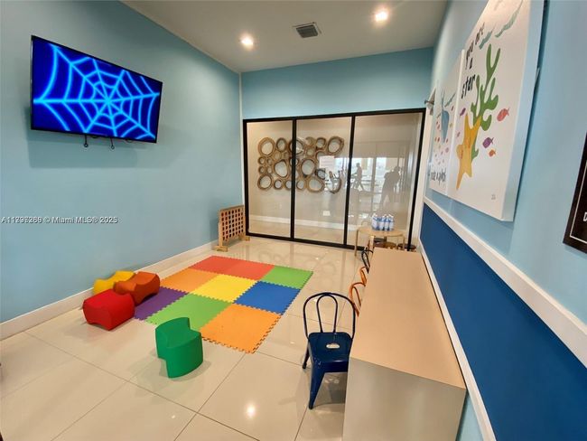 10607 W 34 Th Ct, Townhouse with 3 bedrooms, 3 bathrooms and null parking in Hialeah FL | Image 17
