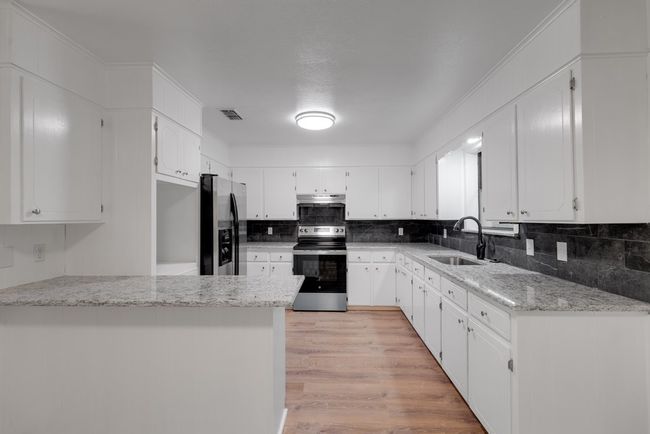 1207 E Neches St, Home with 2 bedrooms, 1 bathrooms and 1 parking in Palestine TX | Image 7