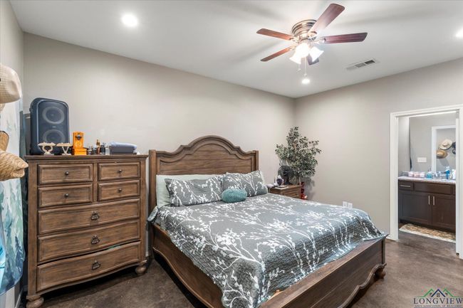 803 E 9 Th St, House other with 3 bedrooms, 2 bathrooms and null parking in Mt Pleasant TX | Image 14