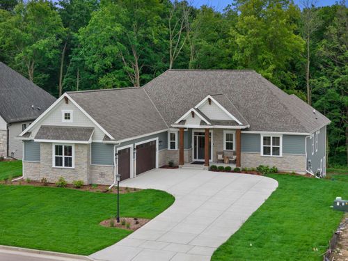 N66W21333 Sagebrush Dr, MENOMONEE FALLS, WI, 53051 | Card Image