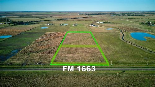 0012 Spur 5, Winnie, TX, 77665 | Card Image