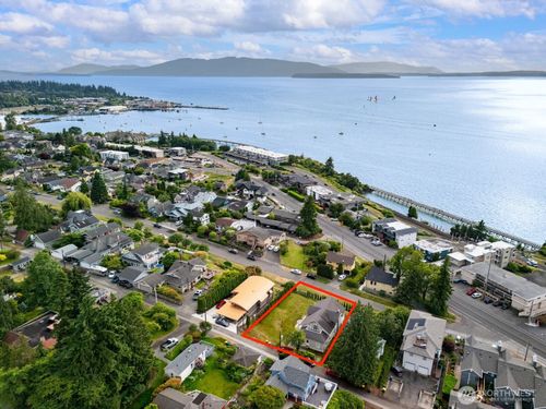 415 13th St, Bellingham, WA, 98225-6101 | Card Image