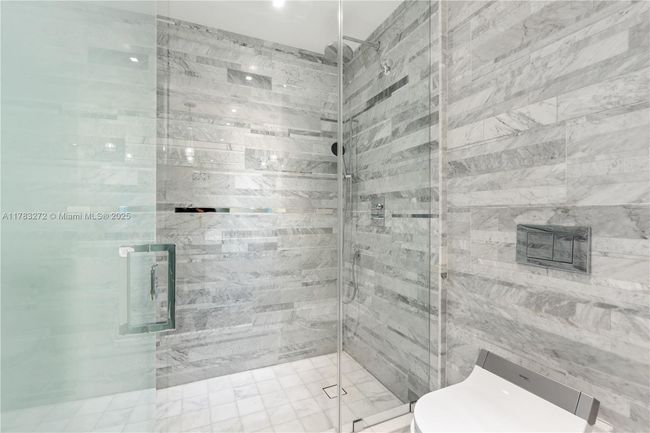 UNIT-1001 - 10203 Collins Ave, Condo with 3 bedrooms, 5 bathrooms and null parking in Bal Harbour FL | Image 29