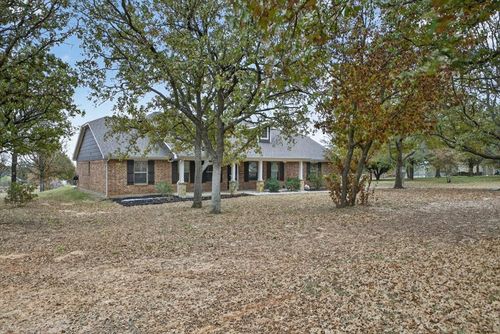 108 La Arroya Dr, Weatherford, TX, 76088-2207 | Card Image
