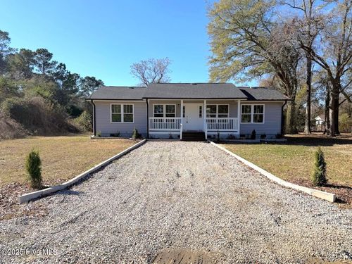811 Anne St, Laurinburg, NC, 28352-2807 | Card Image