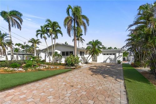 465 Donora Blvd, FORT MYERS BEACH, FL, 33931-3607 | Card Image