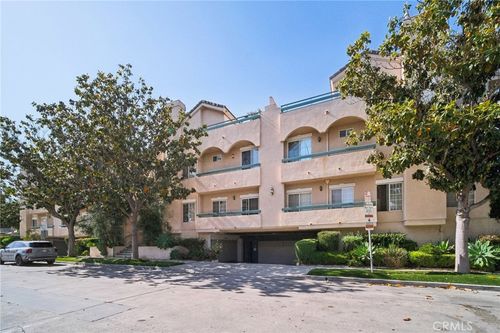 10659 Bloomfield St, Toluca Lake, CA, 91602-2810 | Card Image