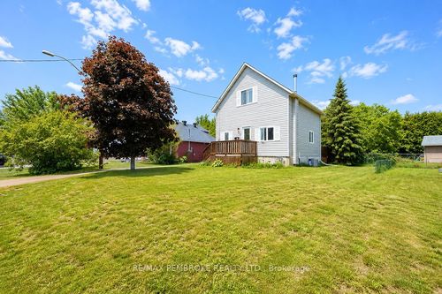 1 Violet St, Petawawa, ON, K8H2C2 | Card Image