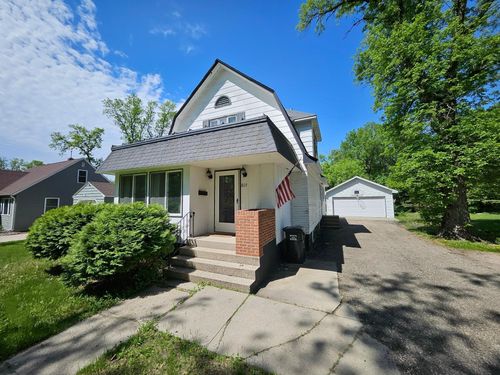 809 Park Ave, Morris, MN, 56267-1839 | Card Image