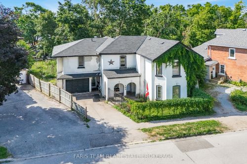 195 Nottawasaga St, Orillia, ON, L3V3K2 | Card Image