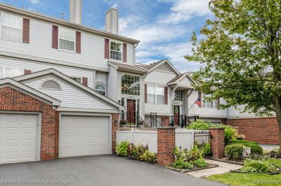 49573 Donovan Boulevard, Condo with 2 bedrooms, 2 bathrooms and null parking in Plymouth Twp MI | Image 3