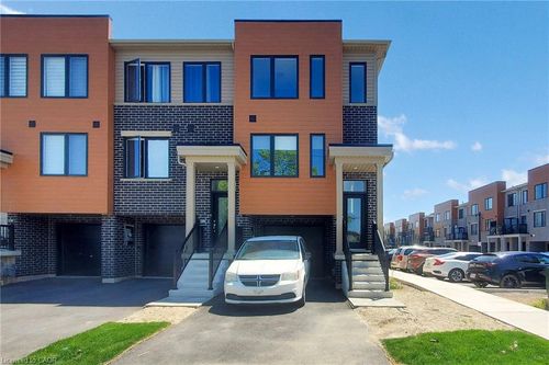 2 Reid Ave N, Hamilton, ON, L8H0B5 | Card Image