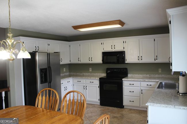 141 Debbie Ln, House other with 4 bedrooms, 3 bathrooms and 4 parking in Ringgold GA | Image 12