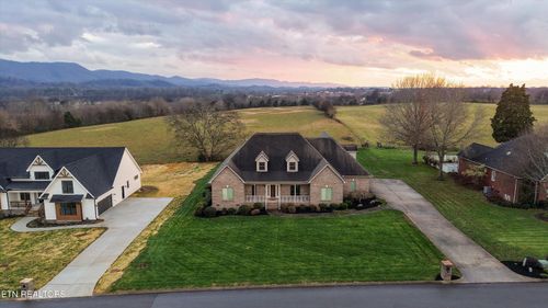 2570 Creekstone Cir, Maryville, TN, 37804-3800 | Card Image