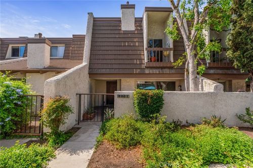 unit-e-18360 Collins St, Tarzana, CA, 91356-2403 | Card Image