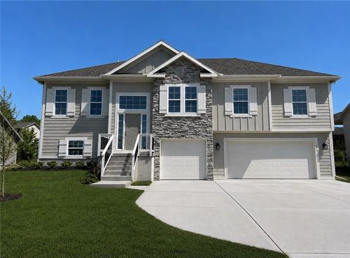 610 E 11th St, Kearney, MO, 64060-7364 | Card Image