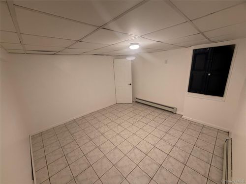 405 Kane Ave, E Patchogue, NY, 11772-4925 | Card Image